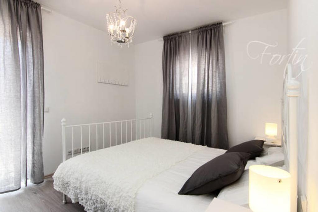 Apartments Terra Petrosa Трогир Екстериор снимка